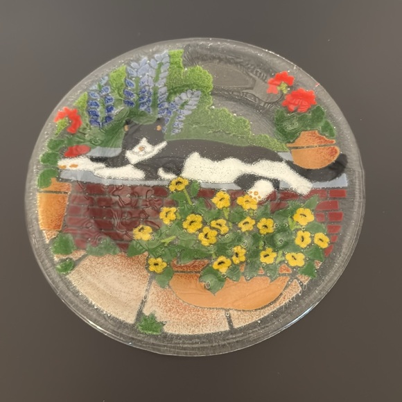 Peggy Karr Fused Art Glass Decor Plate Tuxedo Cat Garden Wall Flowers SIGNED - Picture 4 of 7